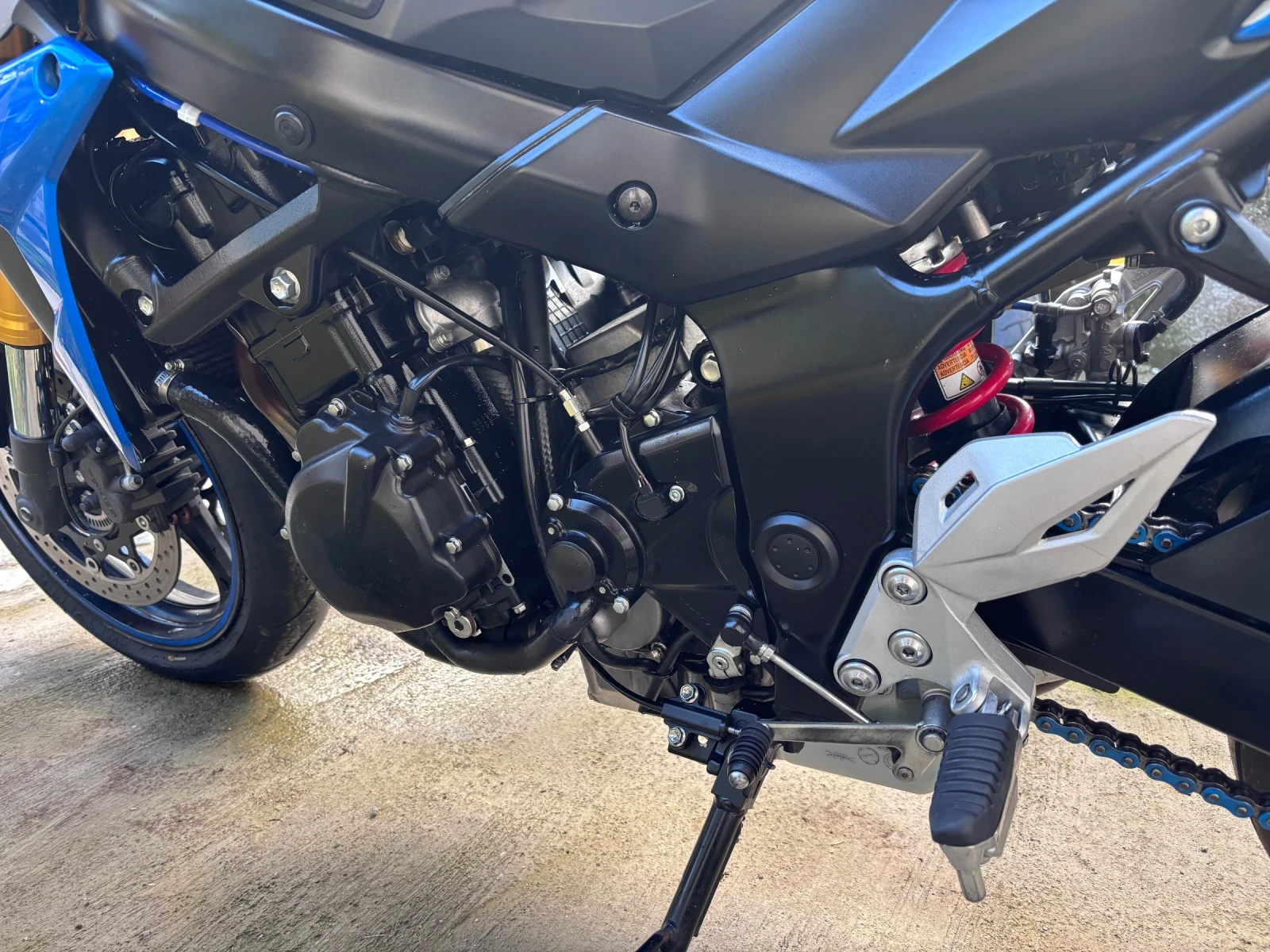 Suzuki Gsr 750 - изображение 6