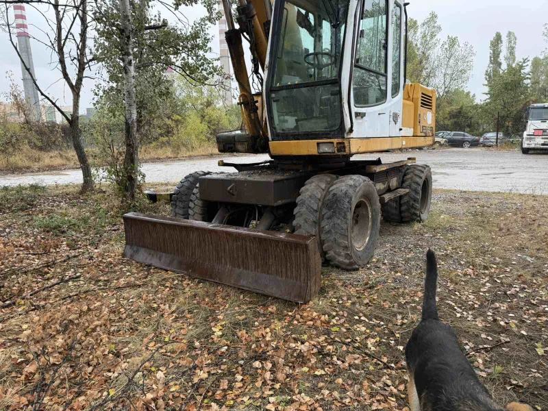 Багер Liebherr 902, снимка 4 - Индустриална техника - 52596272