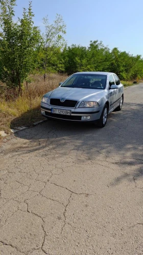 Skoda Octavia 1.6 FSI * BENZIN * 1 СОБСТВЕНИК* MICHELIN* 179600, снимка 2