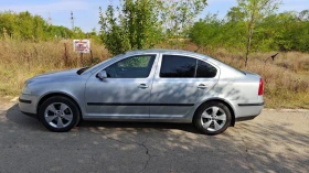 Skoda Octavia 1.6 FSI * BENZIN * 1 СОБСТВЕНИК* MICHELIN* 179600, снимка 3