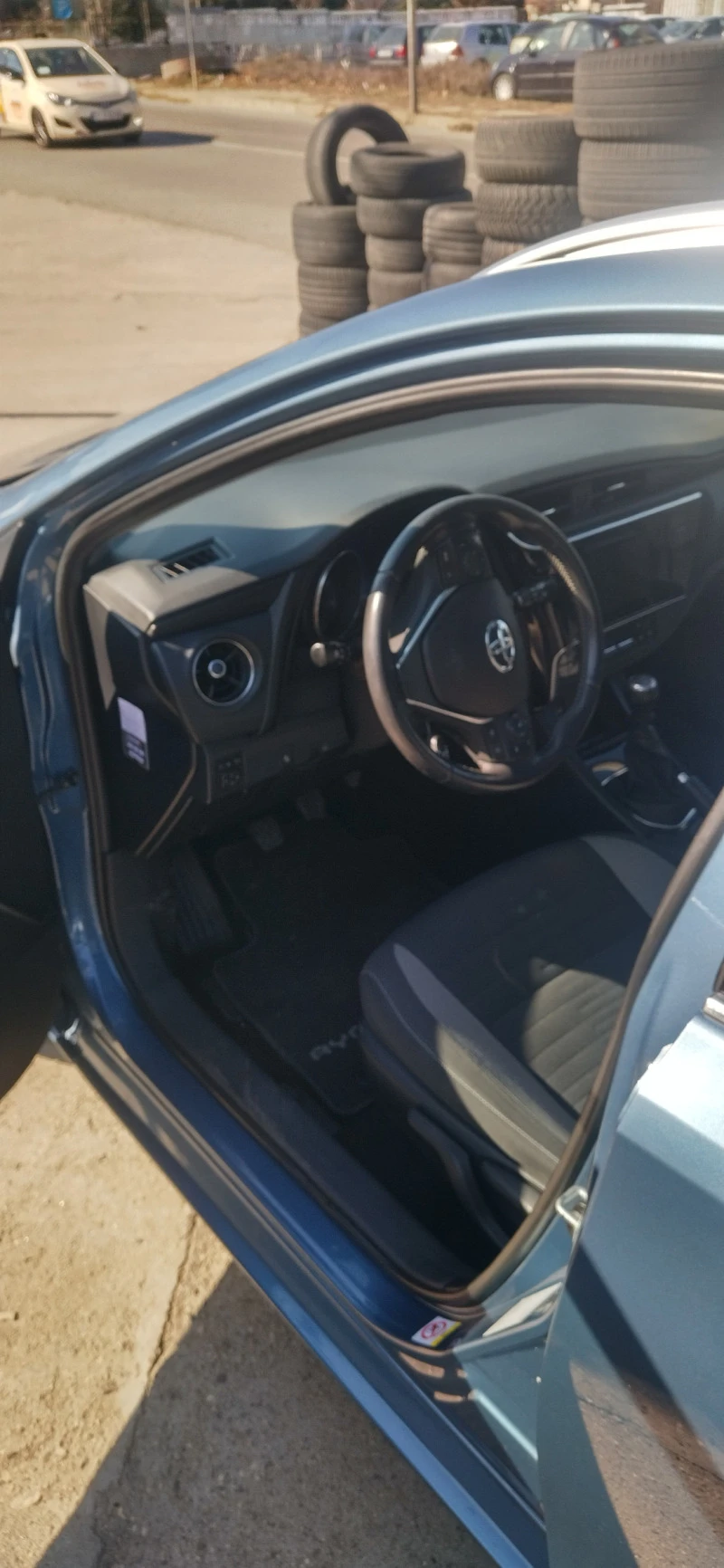 Toyota Auris, снимка 7 - Автомобили и джипове - 47217923