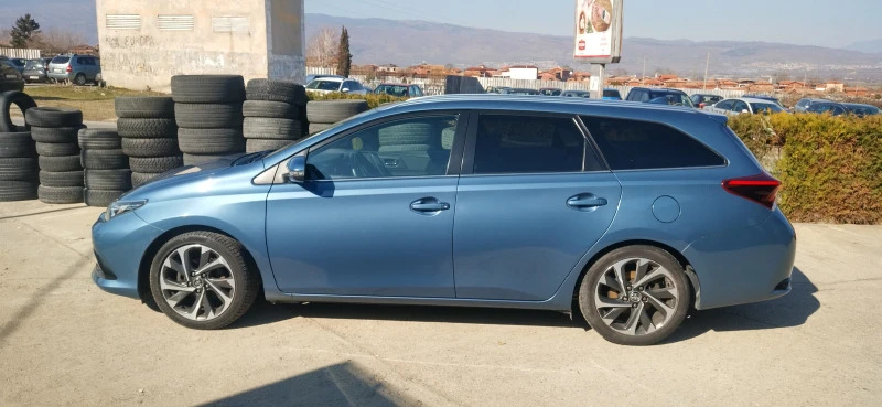 Toyota Auris, снимка 1 - Автомобили и джипове - 47217923