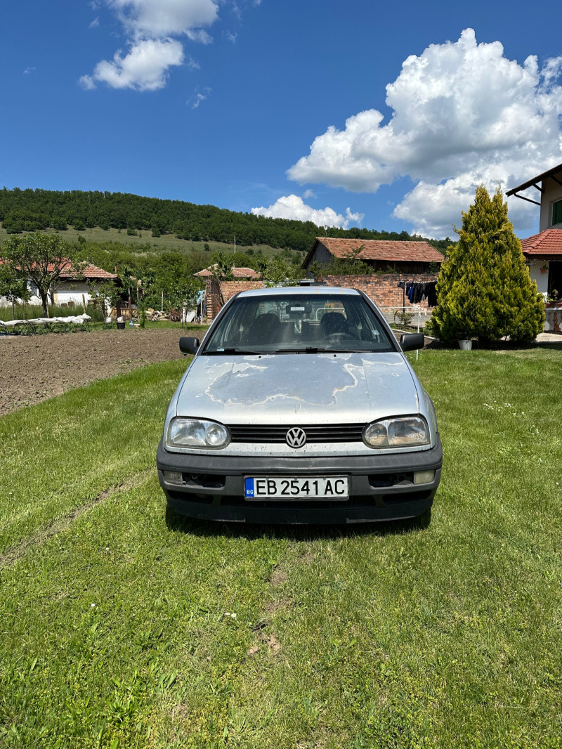 VW Golf, снимка 1 - Автомобили и джипове - 45857692