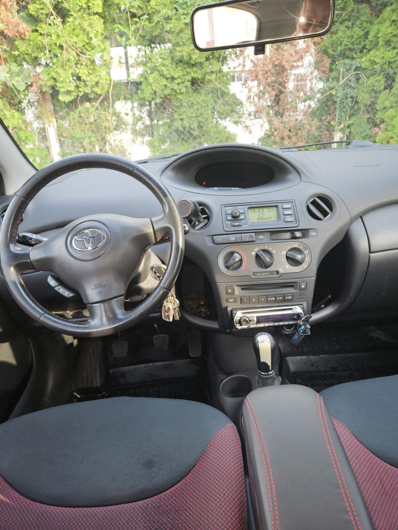 Toyota Yaris 1.4D, снимка 8 - Автомобили и джипове - 46111459