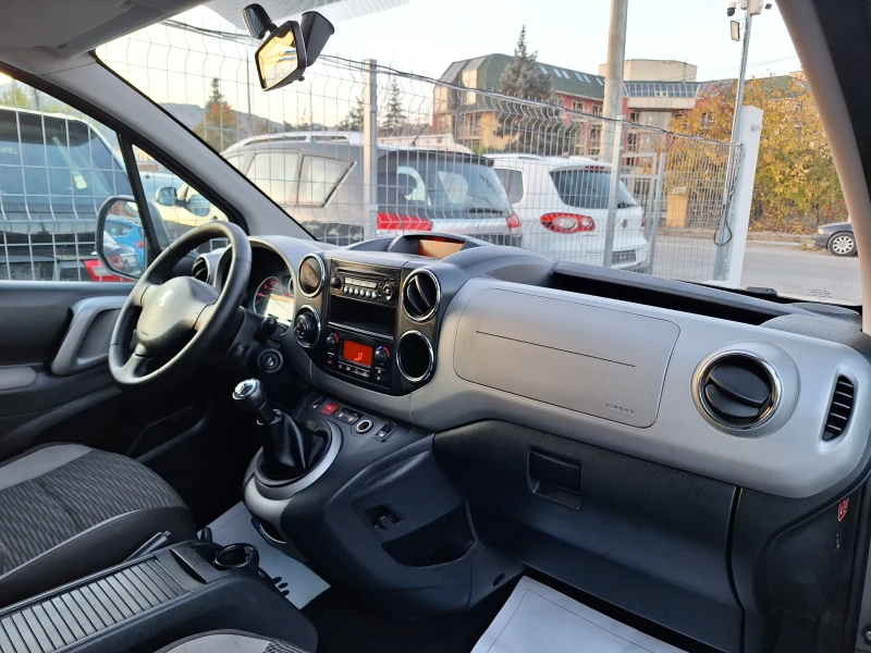 Peugeot Partner 1.6 HDI , снимка 15 - Автомобили и джипове - 48015952