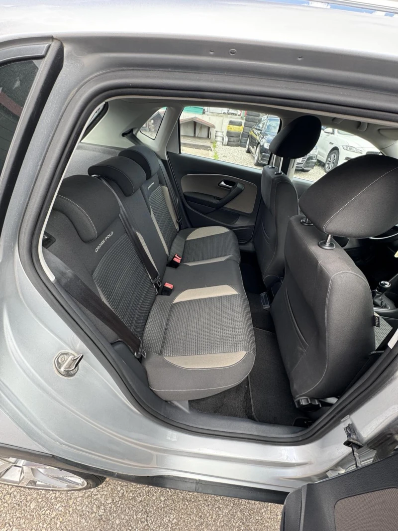 VW Polo 1.4TD CROSS, снимка 12 - Автомобили и джипове - 50064913