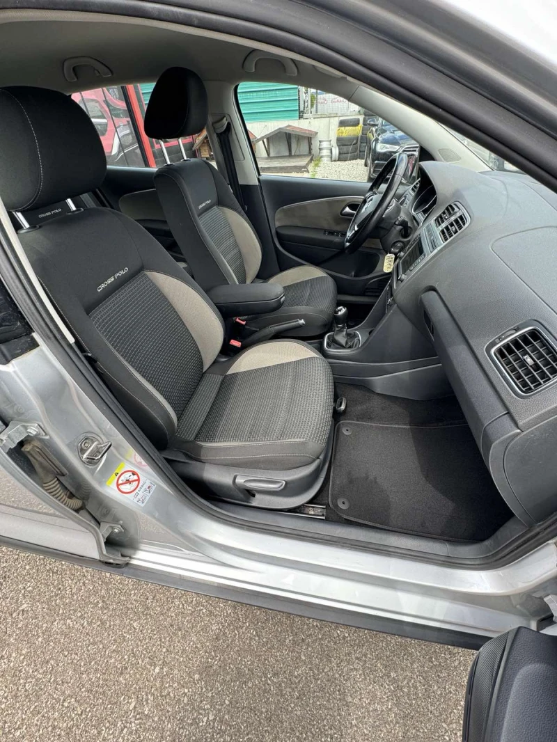 VW Polo 1.4TD CROSS, снимка 11 - Автомобили и джипове - 50064913