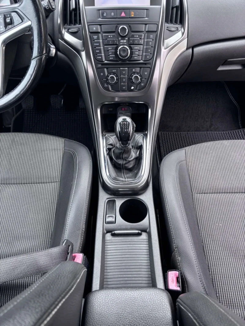 Opel Astra, снимка 10 - Автомобили и джипове - 51958696