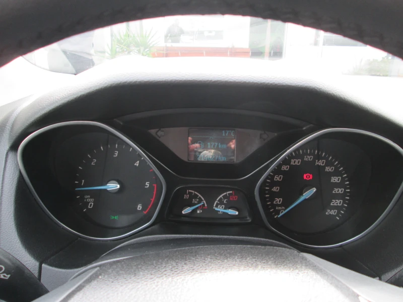 Ford Focus 1.6TDCI-СЕРВИЗНА ИСТОРИЯ, снимка 12 - Автомобили и джипове - 52121050