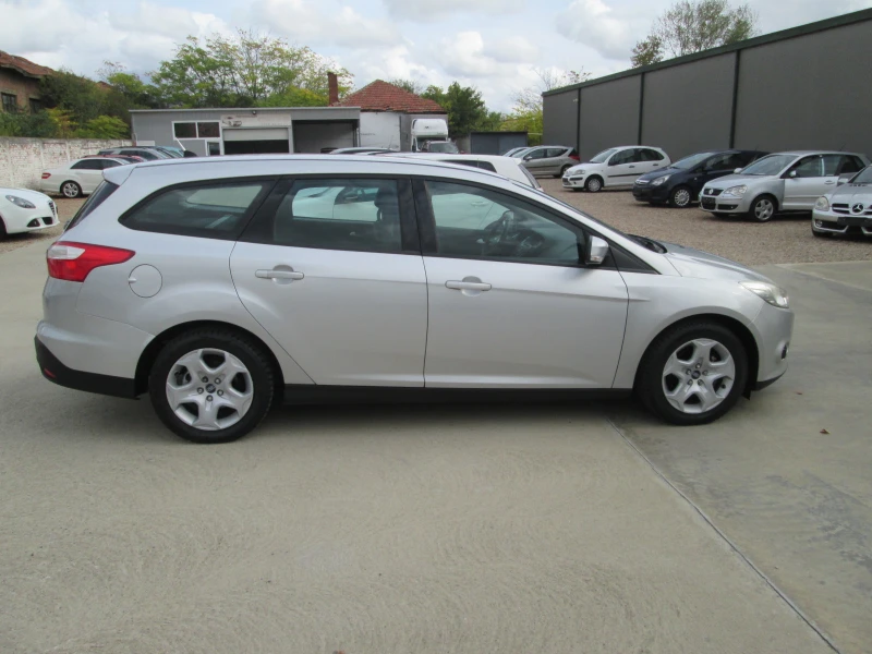 Ford Focus 1.6TDCI-СЕРВИЗНА ИСТОРИЯ, снимка 3 - Автомобили и джипове - 52121050