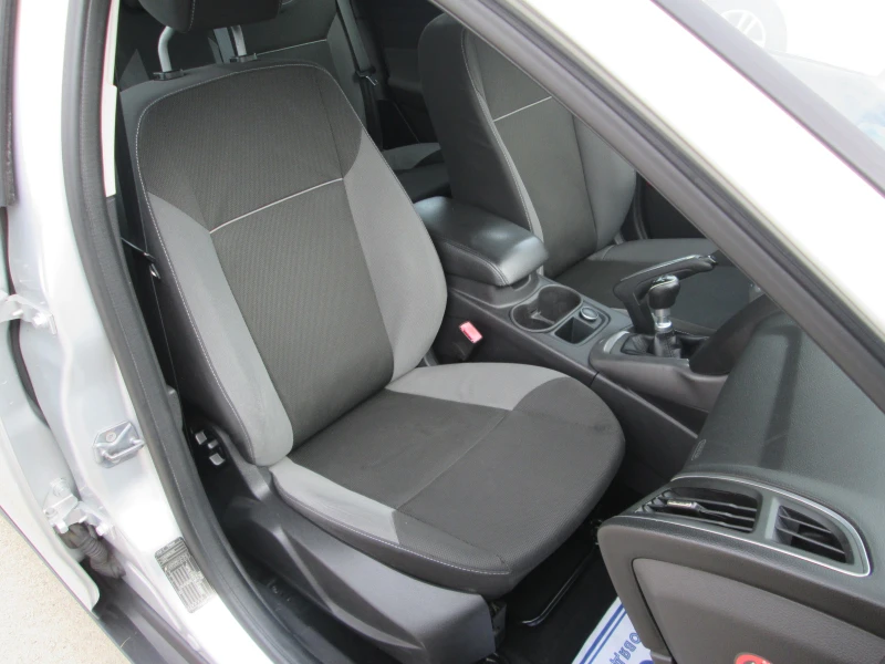 Ford Focus 1.6TDCI-СЕРВИЗНА ИСТОРИЯ, снимка 15 - Автомобили и джипове - 52121050