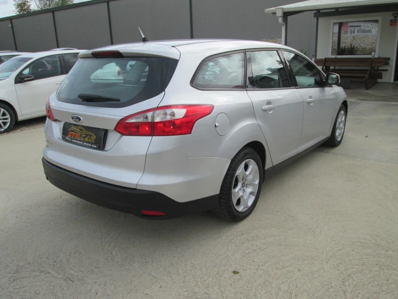 Ford Focus 1.6TDCI-СЕРВИЗНА ИСТОРИЯ, снимка 4 - Автомобили и джипове - 52121050