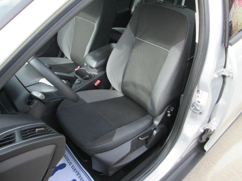 Ford Focus 1.6TDCI-СЕРВИЗНА ИСТОРИЯ, снимка 10 - Автомобили и джипове - 52121050