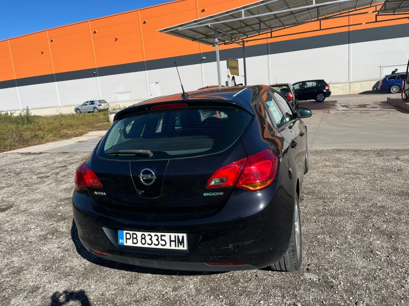 Opel Astra J, снимка 3 - Автомобили и джипове - 52517682