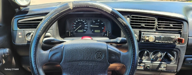 VW Vento, снимка 8 - Автомобили и джипове - 53013788