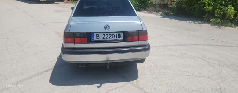 VW Vento, снимка 2 - Автомобили и джипове - 53013788