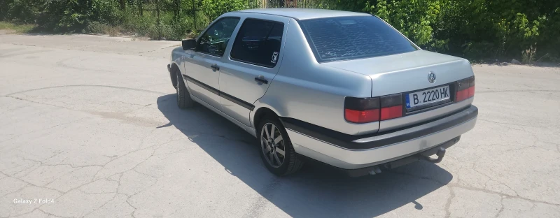 VW Vento, снимка 5 - Автомобили и джипове - 53013788