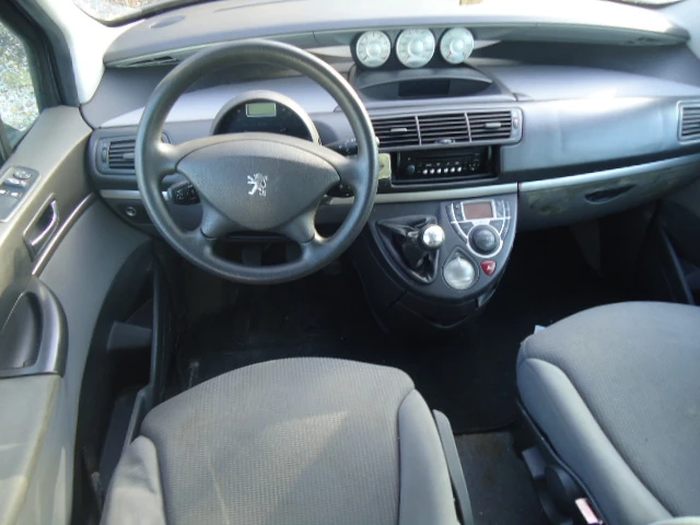 Peugeot 807 2.0 16V 6+ 1, снимка 7 - Автомобили и джипове - 47749510