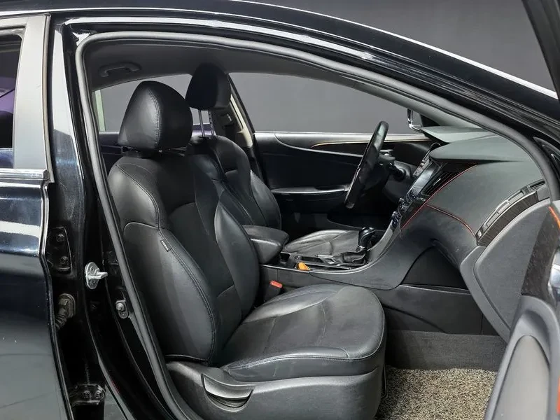 Hyundai Sonata 2.0, снимка 10 - Автомобили и джипове - 53557618