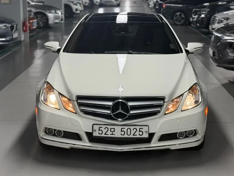 Mercedes-Benz E 350 Coupe, снимка 2 - Автомобили и джипове - 53812579