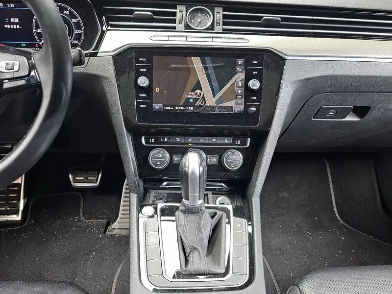 VW Arteon 2.0 TDI PRESTIGE, снимка 13 - Автомобили и джипове - 55175541