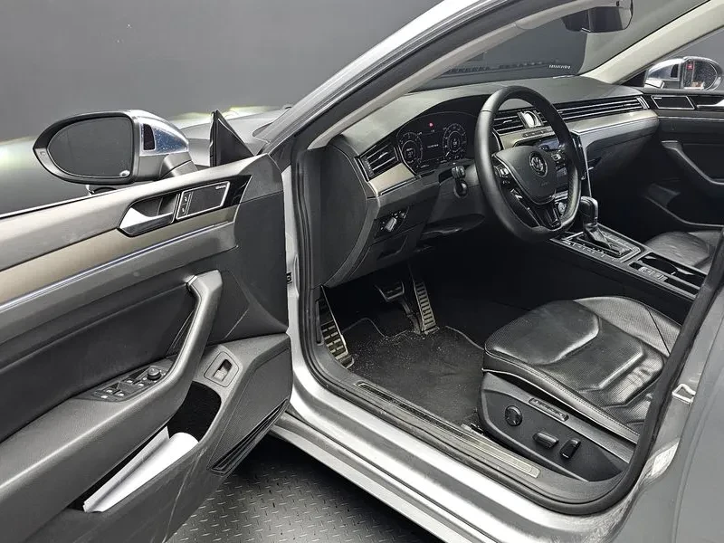 VW Arteon 2.0 TDI PRESTIGE, снимка 10 - Автомобили и джипове - 55175541