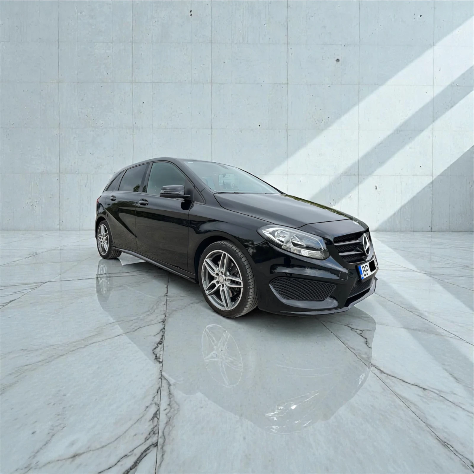 Mercedes-Benz B 250 AMG OPTIC styling 211кс TURBO FULL История, снимка 1