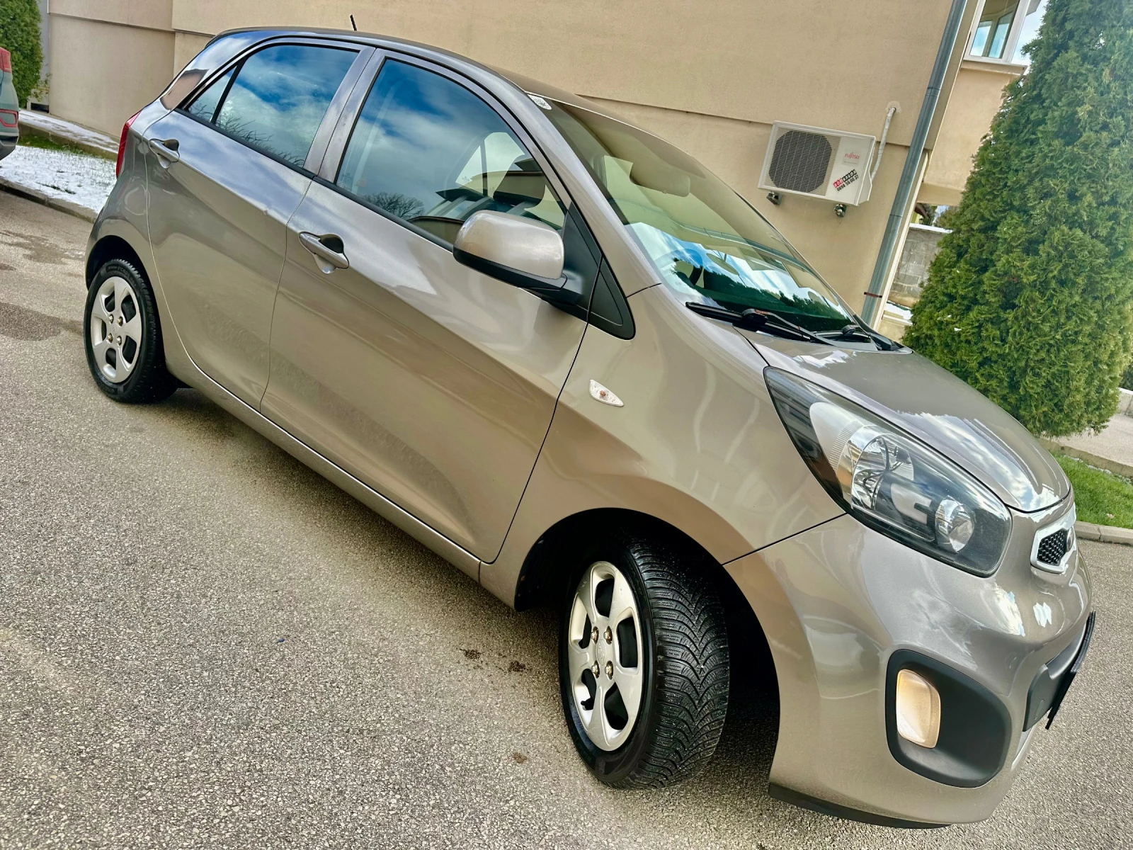 Kia Picanto 1.0* KLIMA* 100%REALNI KM*  - изображение 3