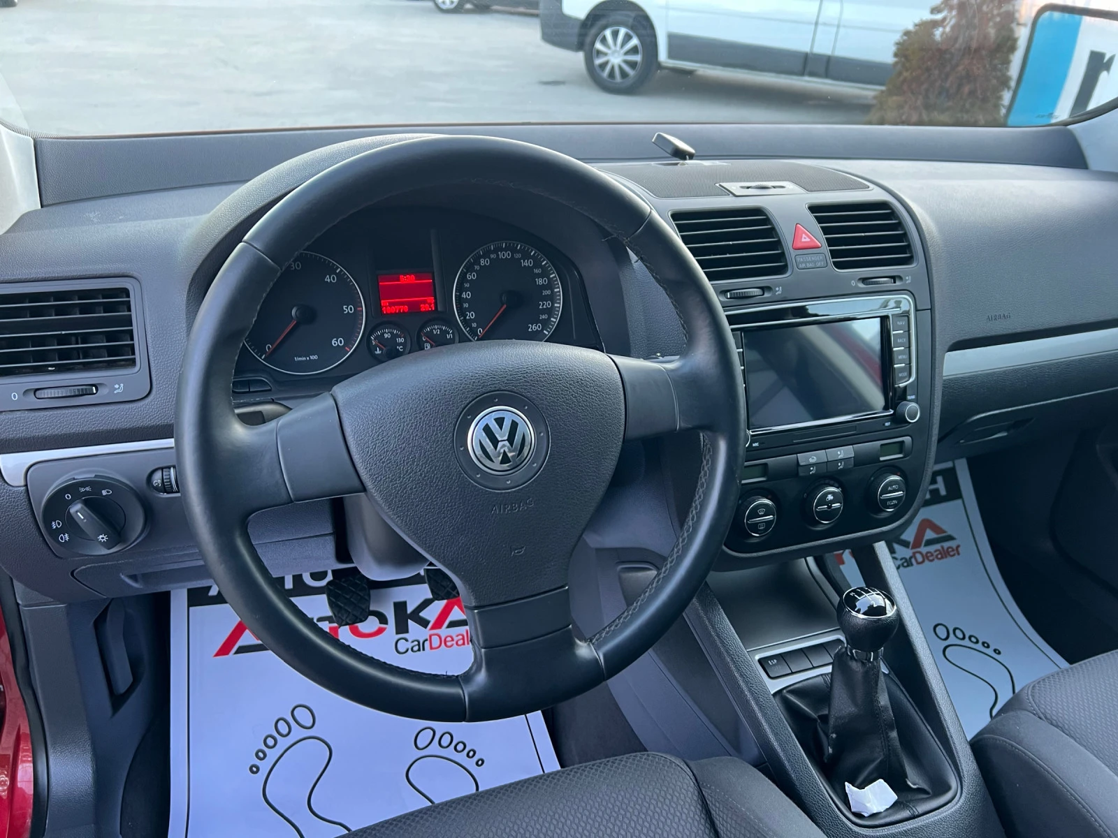 VW Golf 2.0TDI-140кс= 6СКОРОСТИ= НАВИ - изображение 8