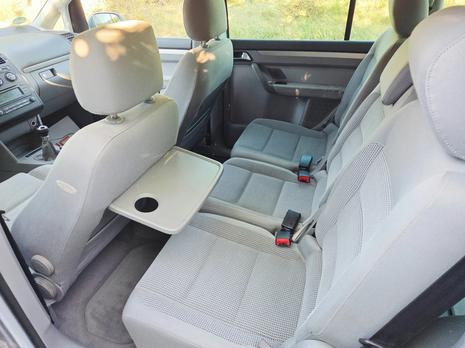 VW Touran ТОП ЦЕНА до 09.09.2026, снимка 10 - Автомобили и джипове - 49025289
