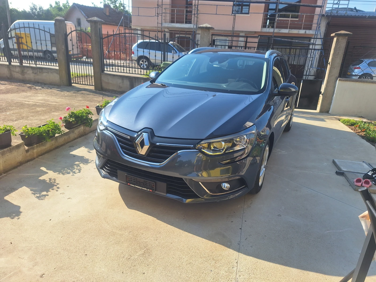 Renault Megane ШВЕЙЦАРИЯ 130TCE EDC АВТОМАТ КОМБИ - изображение 9