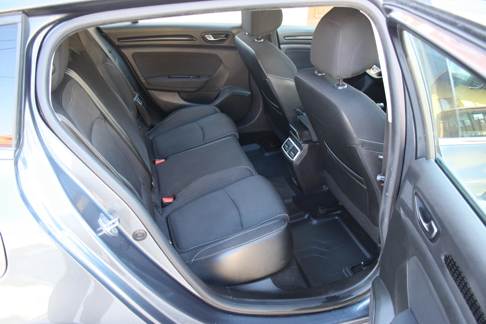 Renault Megane �� ��������� �� ��� 130TCE �������  | Mobile.bg � ����������� 11