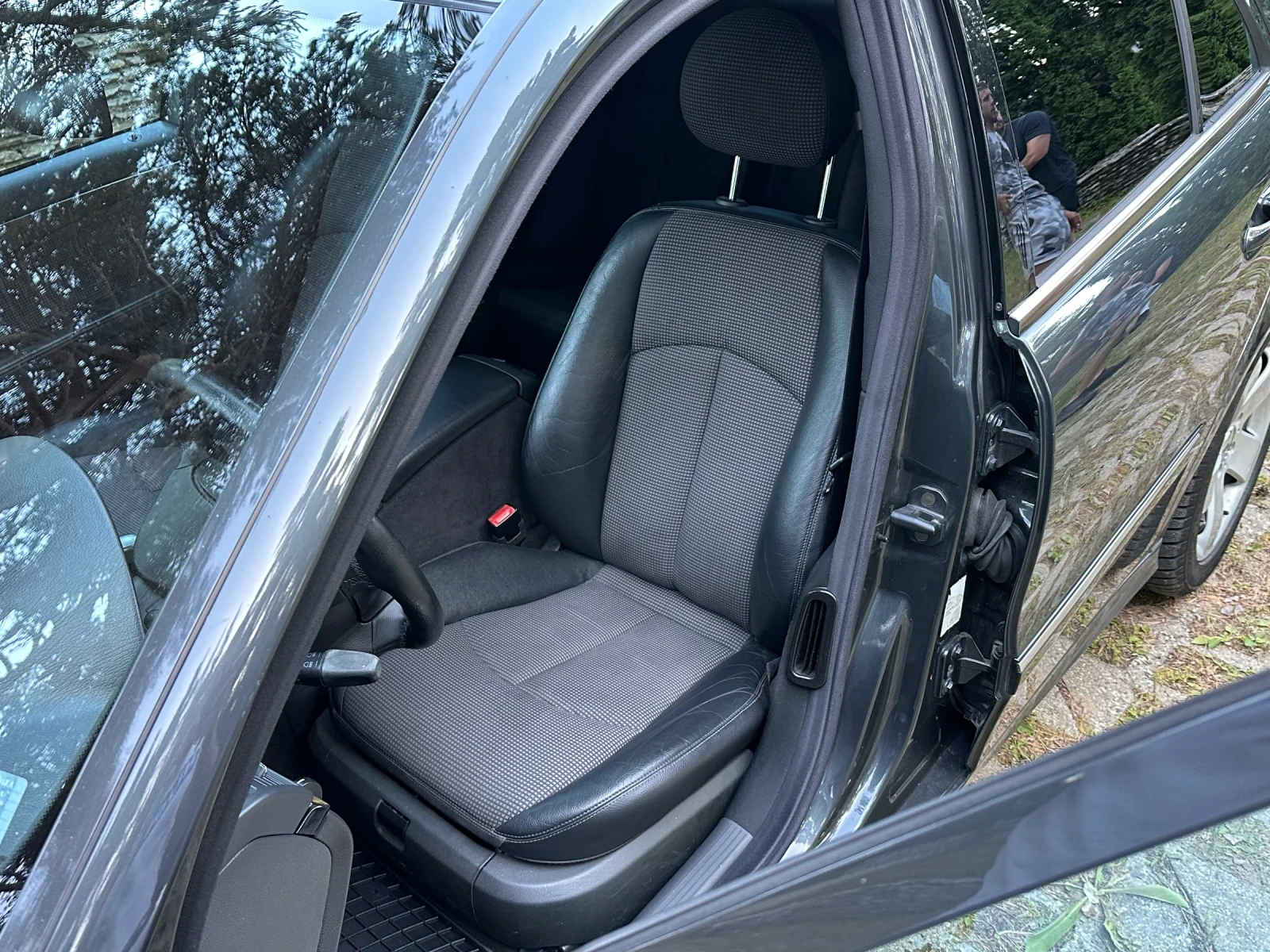 Mercedes-Benz E 500 LPG  - изображение 8