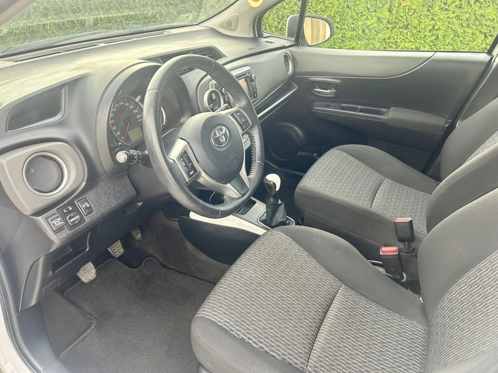 Toyota Yaris 1.0 Lounge Газов Инжекцион MADEN IN ITALY - изображение 9