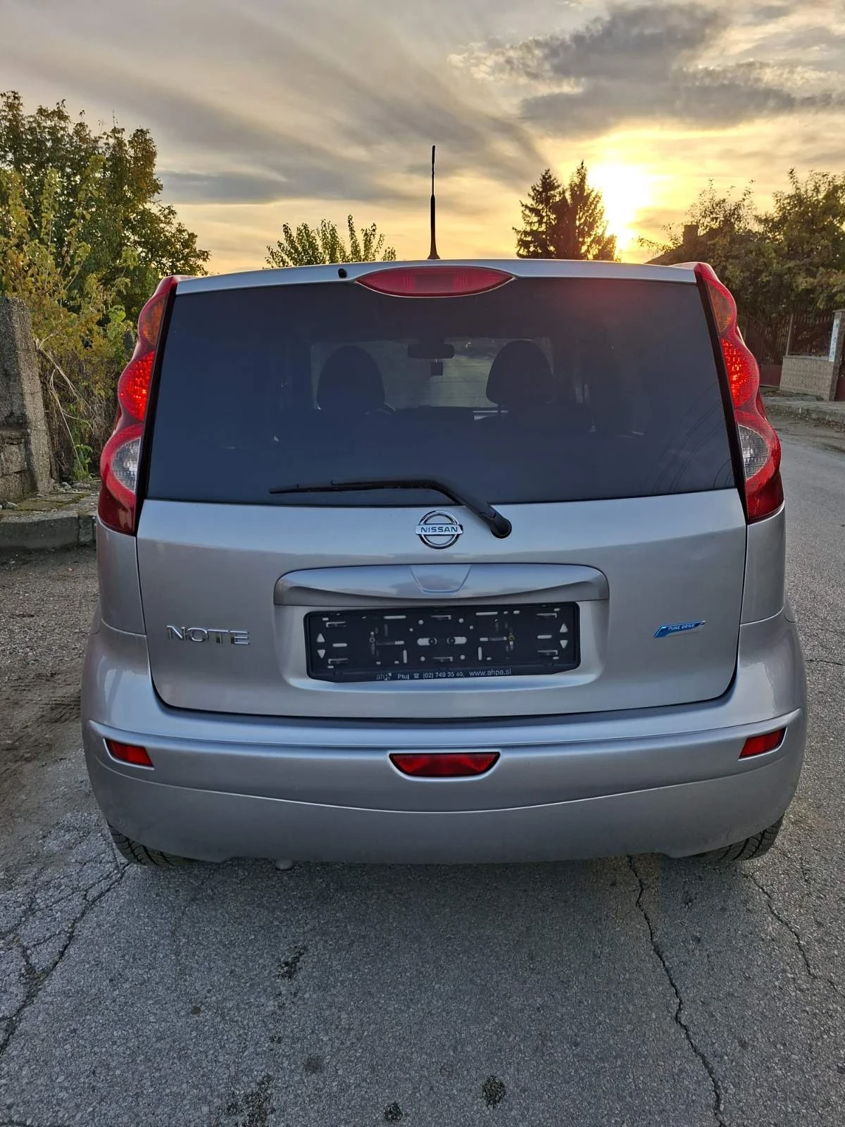 Nissan Note 1.4i 90�� | Mobile.bg � ����������� 12