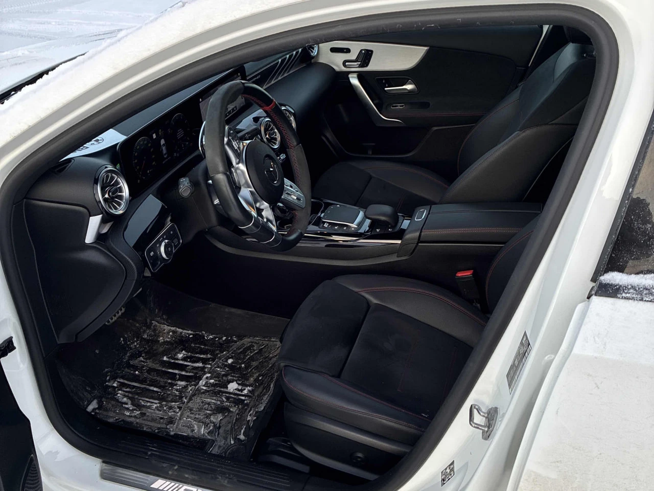 Mercedes-Benz A 35 AMG* 2 КЛЮЧА* KEYLESS* ПОДГРЕВ*  - изображение 5