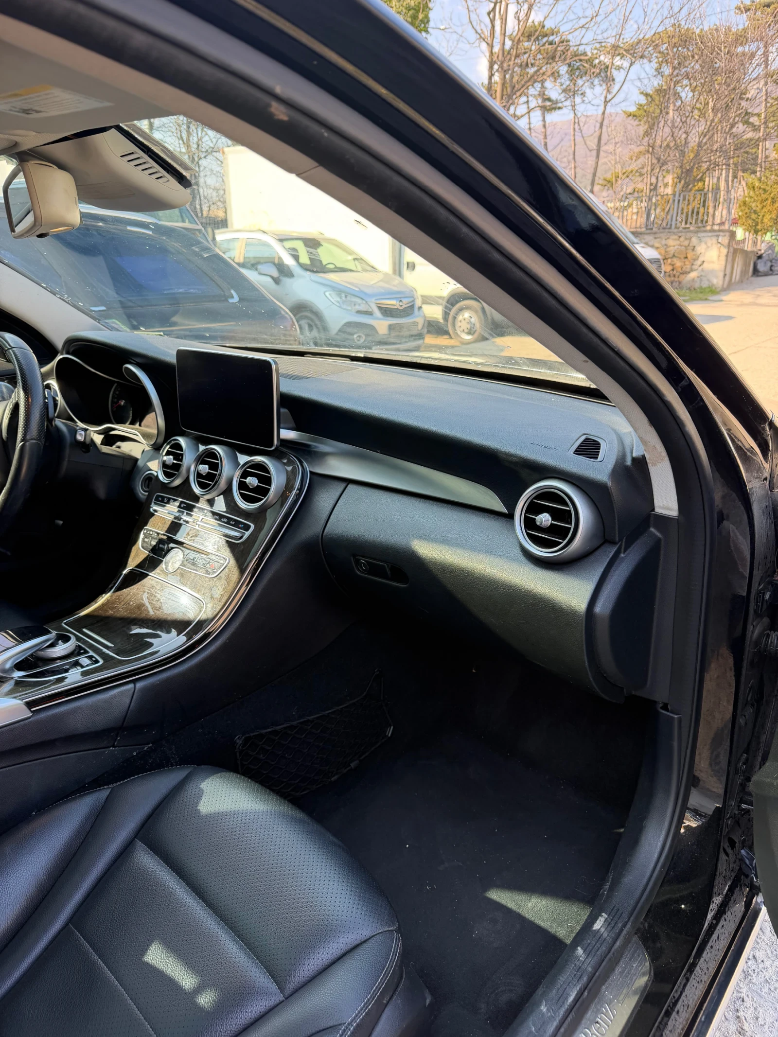 Mercedes-Benz C 300, снимка 14 - Автомобили и джипове - 53747622