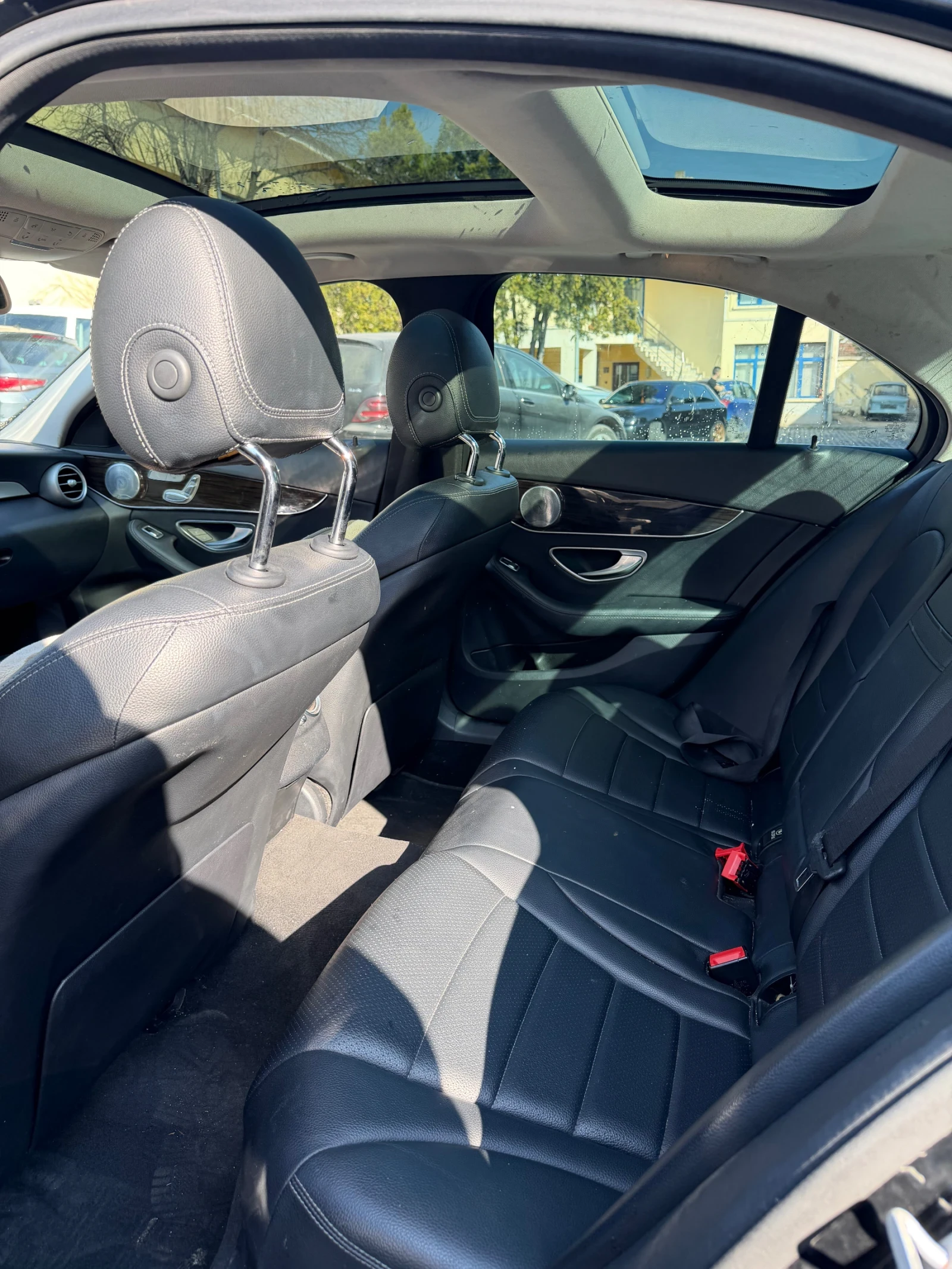 Mercedes-Benz C 300, снимка 10 - Автомобили и джипове - 53747622