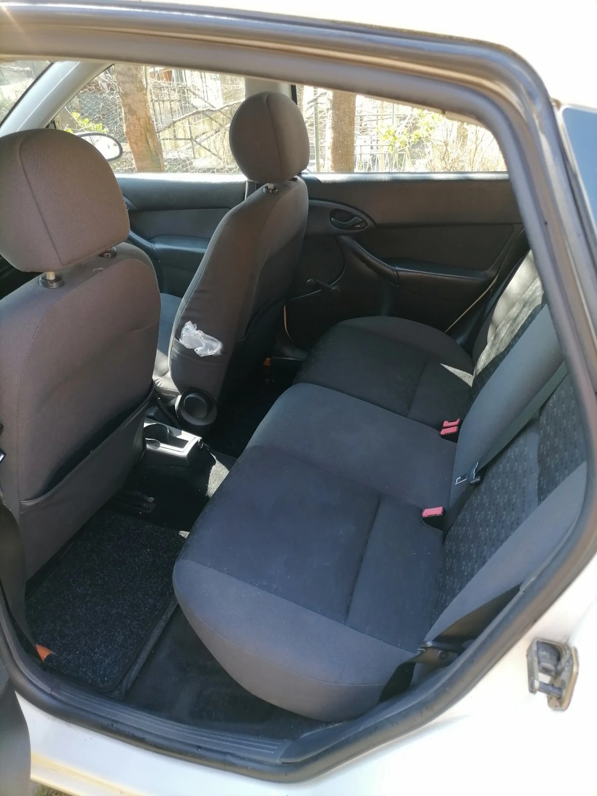 Ford Focus 1.4.I, снимка 2 - Автомобили и джипове - 53897195