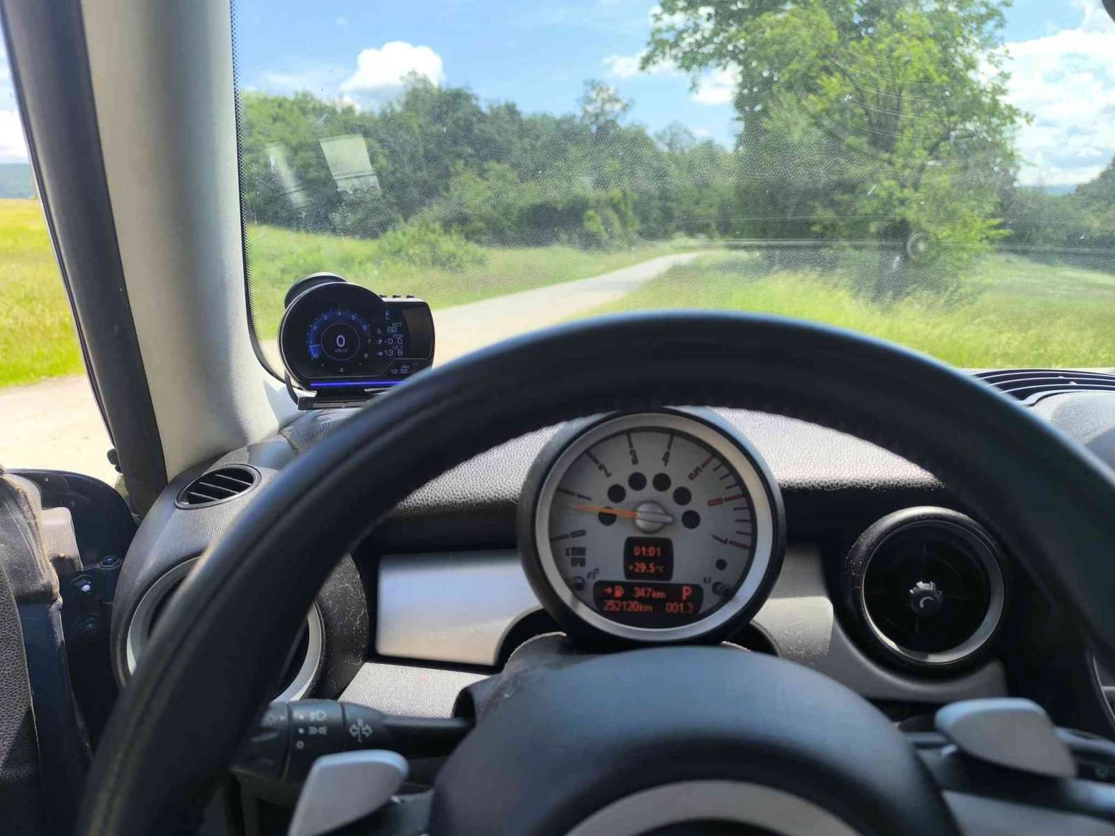 Mini Cooper Cooper D 1.6, снимка 10 - Автомобили и джипове - 54820150