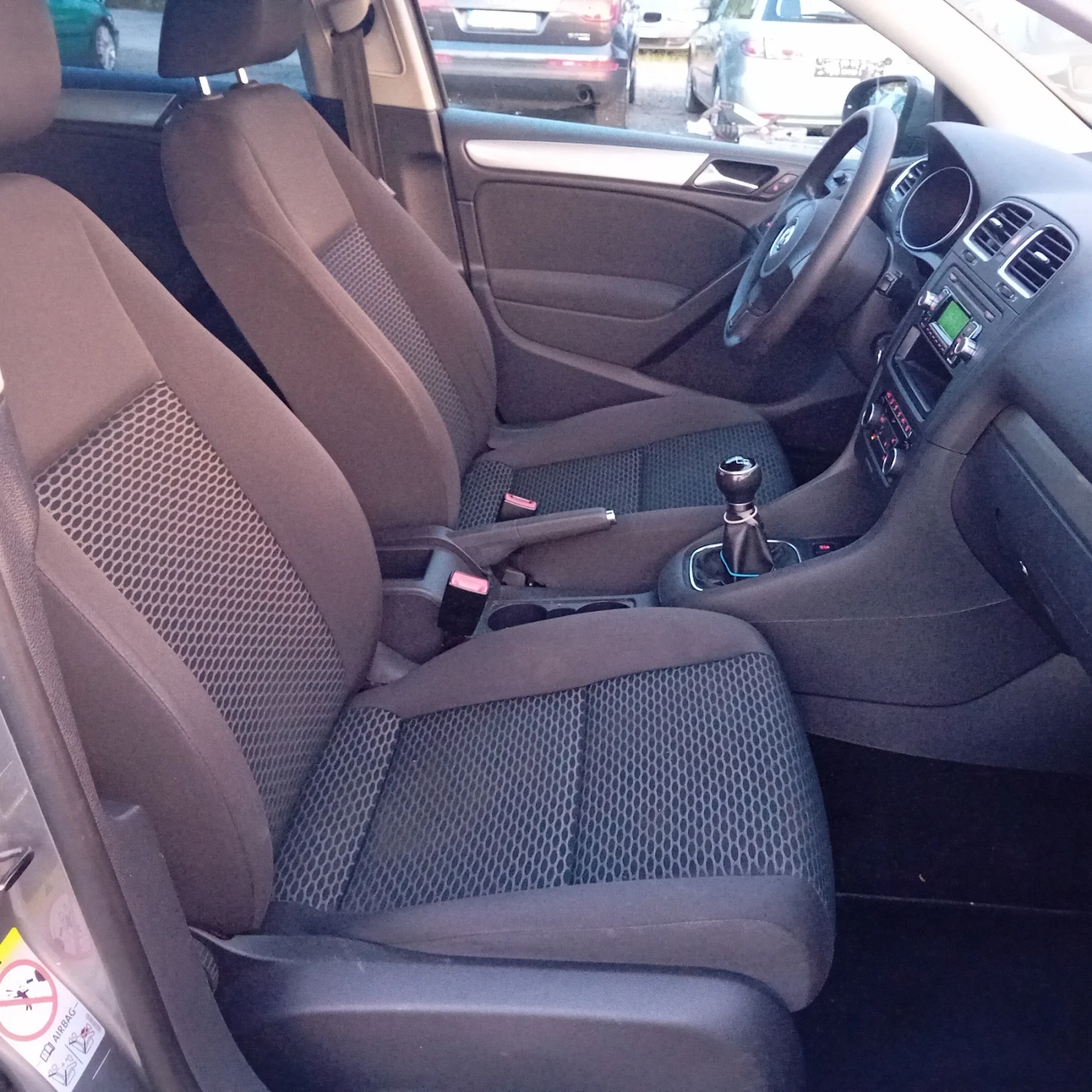 VW Golf 1.6 TDI 105k., снимка 13 - Автомобили и джипове - 55336818