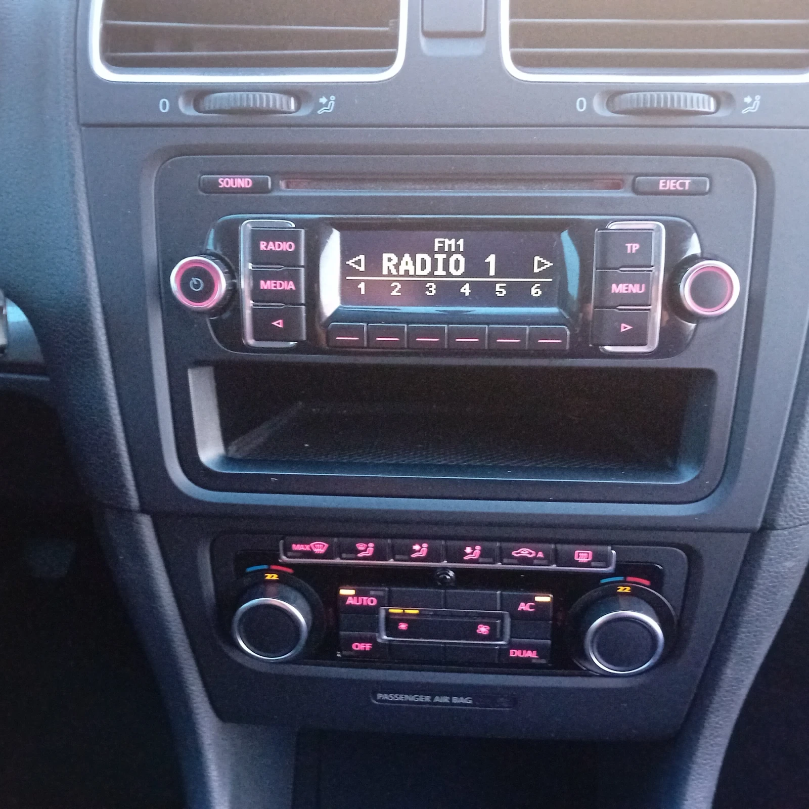 VW Golf 1.6 TDI 105k., снимка 15 - Автомобили и джипове - 55336818