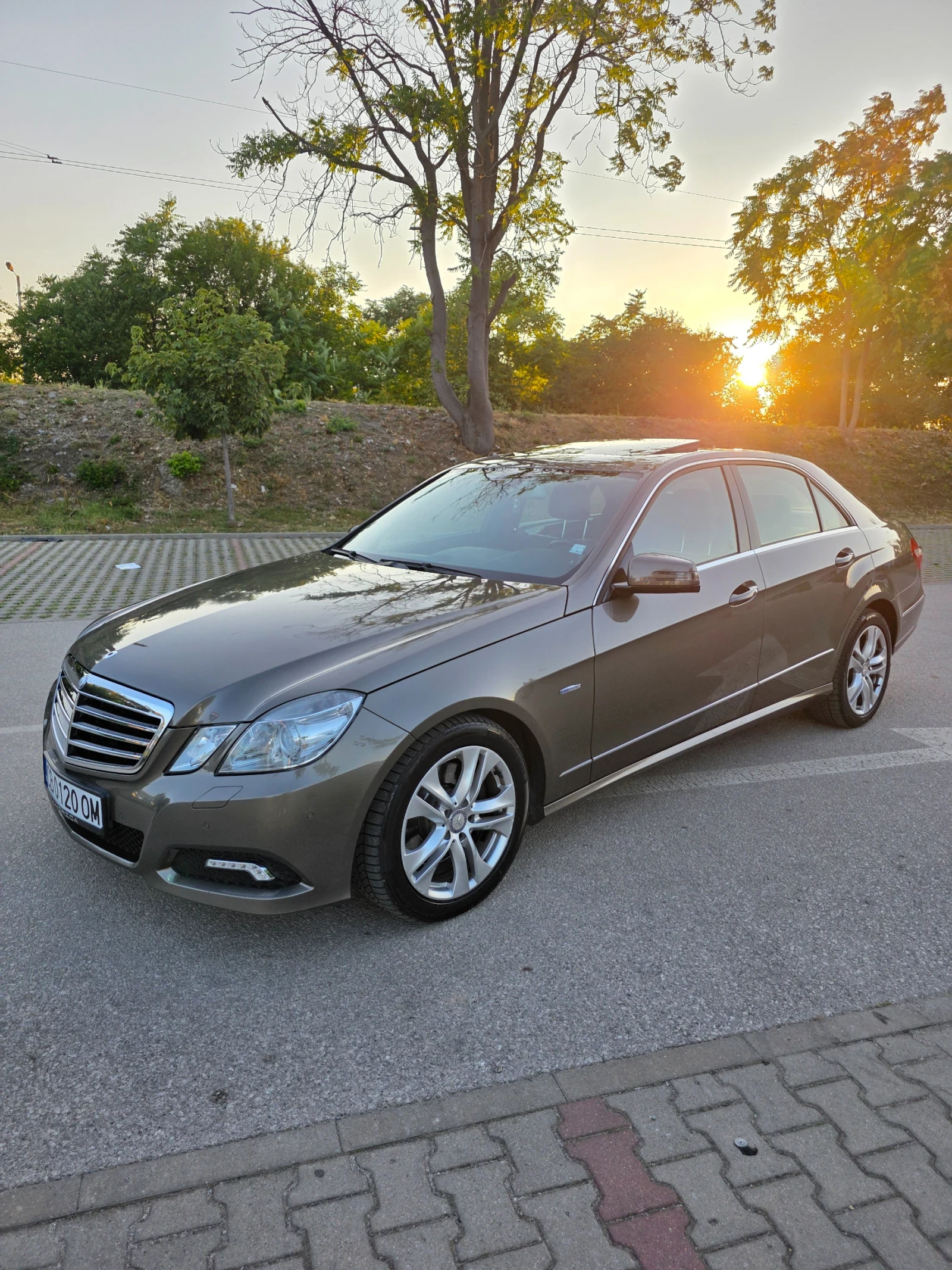 Mercedes-Benz E 350 Avantgarde , снимка 2 - Автомобили и джипове - 55494670