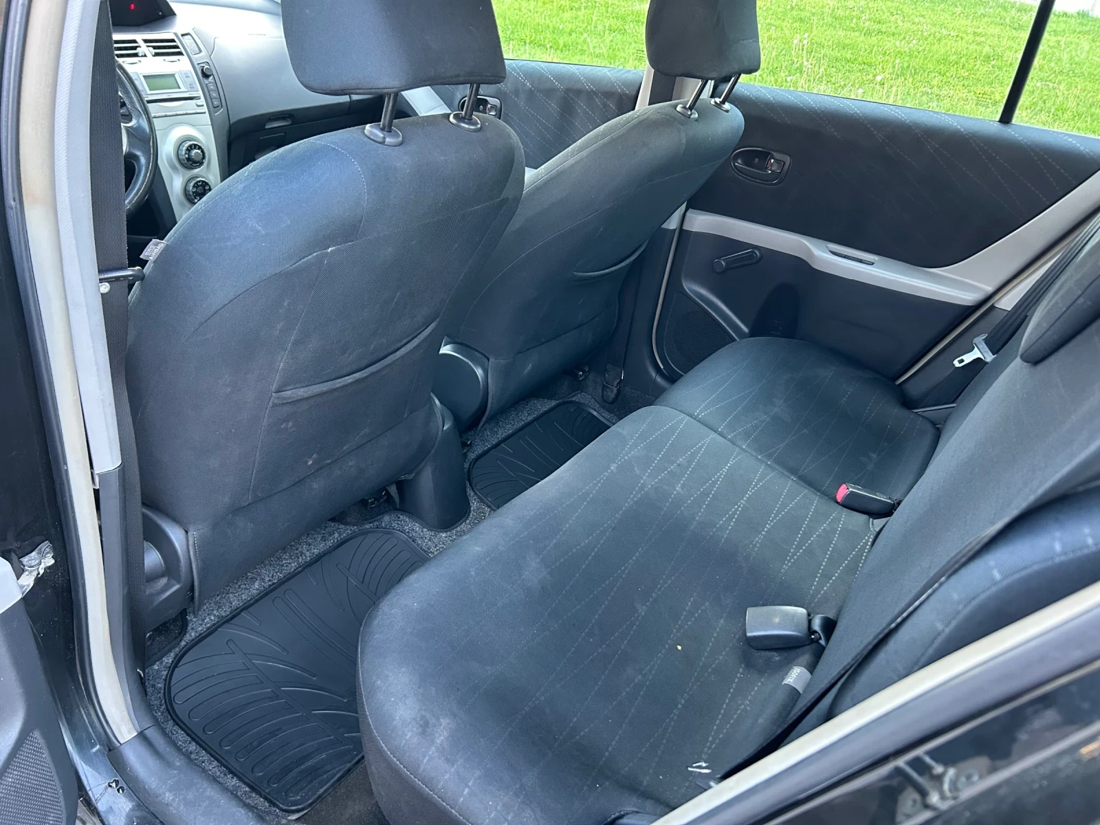 Toyota Yaris 1.3 бензин, снимка 8 - Автомобили и джипове - 55533486