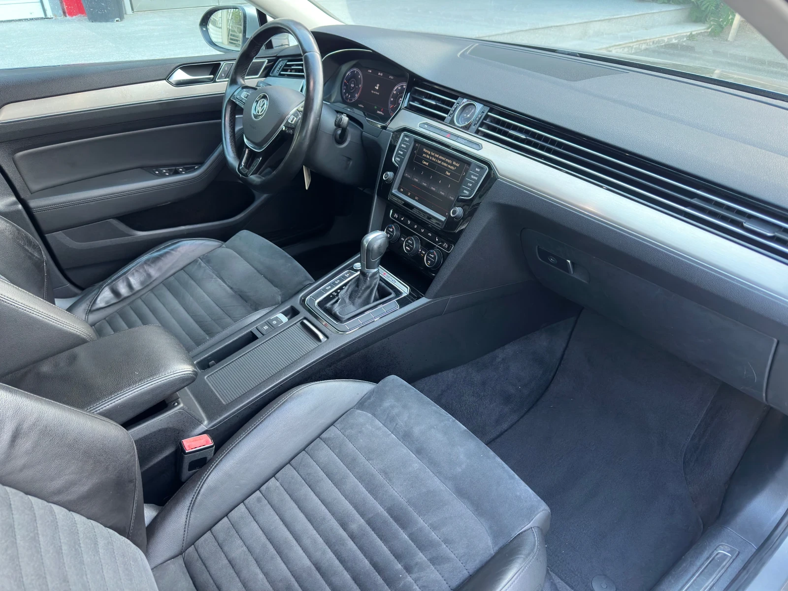 VW Passat 2.0TDI 240кс HIGHLINE DSG* Digital* 4Motion , снимка 11 - Автомобили и джипове - 55713102