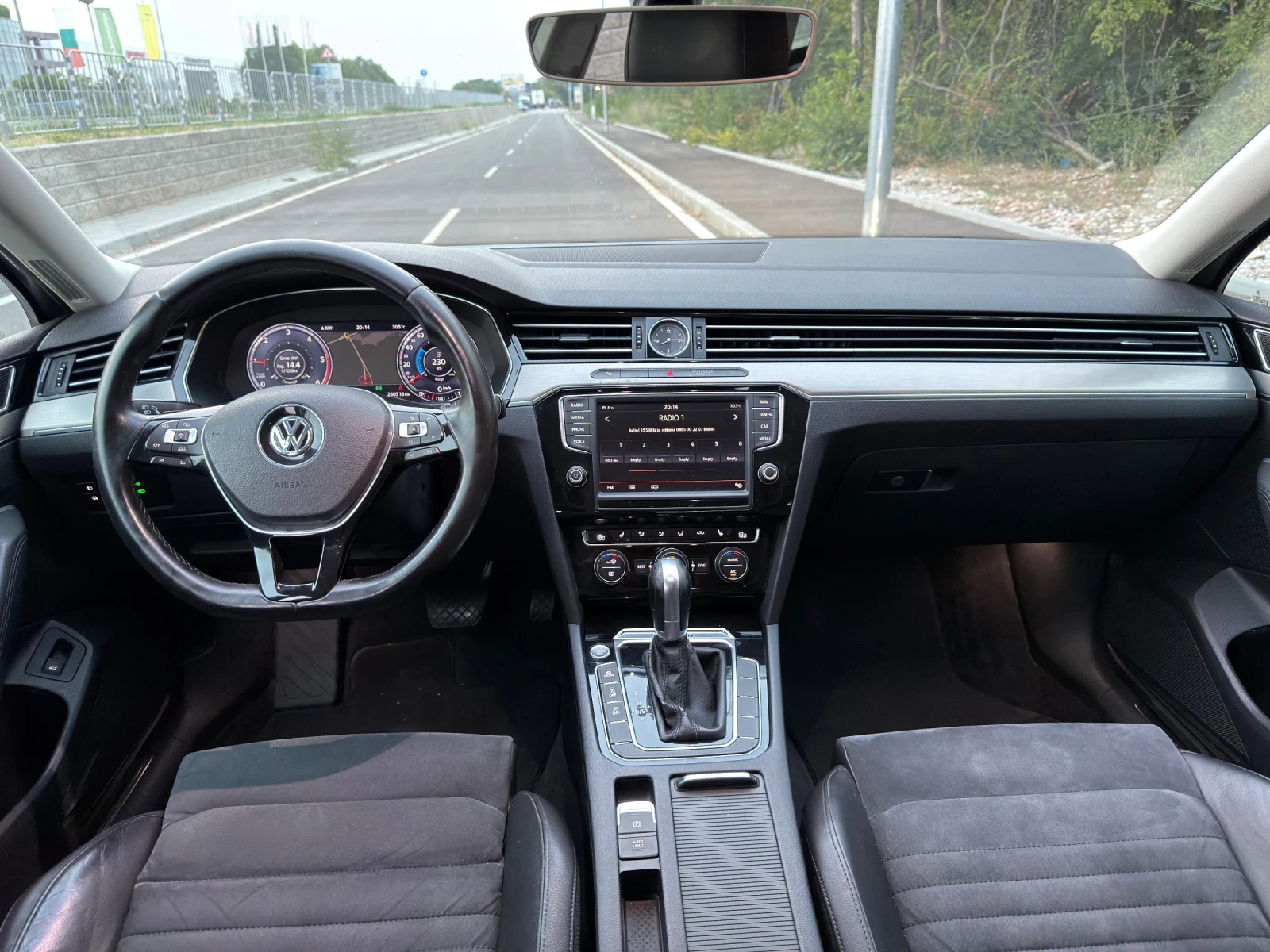 VW Passat 2.0TDI 240кс HIGHLINE DSG* Digital* 4Motion , снимка 7 - Автомобили и джипове - 55713102