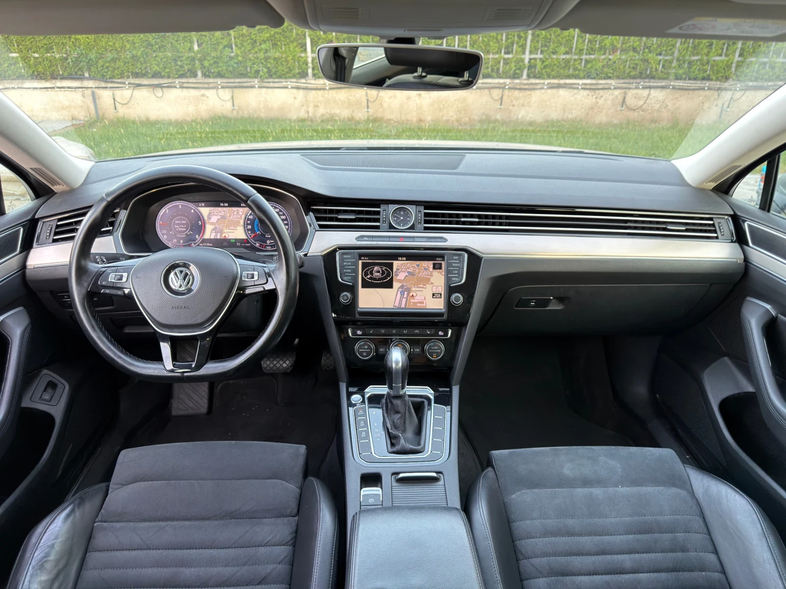 VW Passat 2.0Bi-TDI 240кс HIGHLINE DSG* Digital* 4Motion , снимка 8 - Автомобили и джипове - 55836750