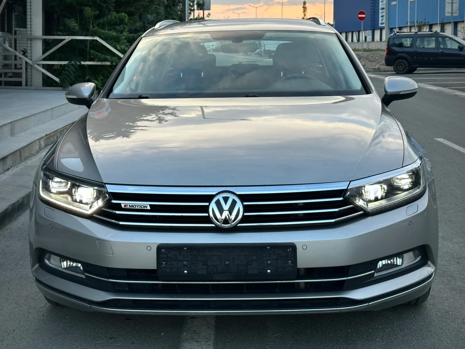 VW Passat 2.0TDI 240кс HIGHLINE DSG* Digital* 4Motion , снимка 3 - Автомобили и джипове - 55626737