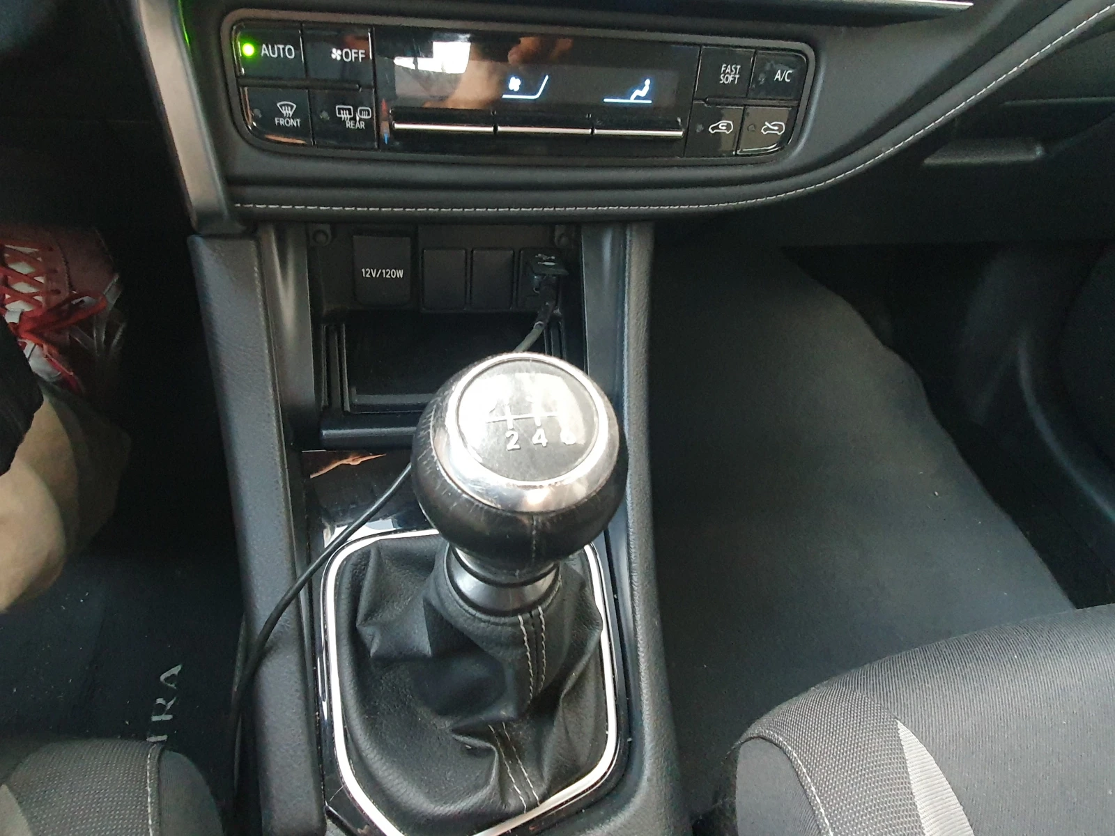 Toyota Auris "Premium"-BRC газ., снимка 8 - Автомобили и джипове - 55776913