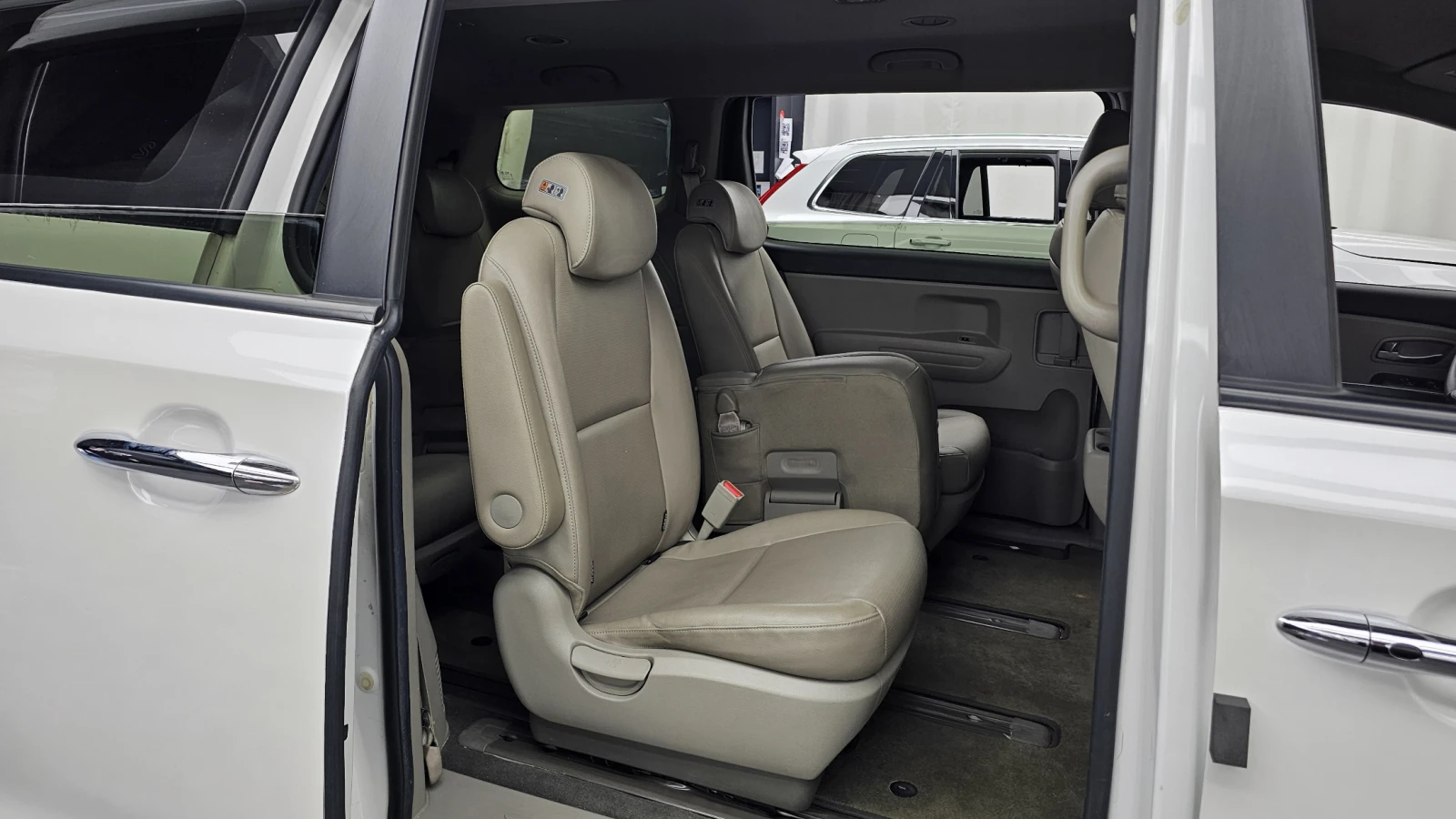 Kia Carnival ������ ����* encareu.com | Mobile.bg � ����������� 12